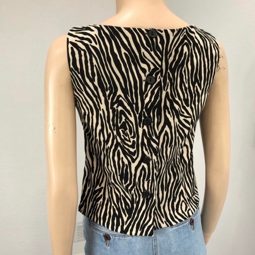 T & Company zebra sleeveless button on back blouse - Picture 7 of 13
